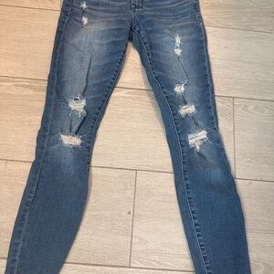 Like new! Abercrombie and fitch mid rise skinny ankle